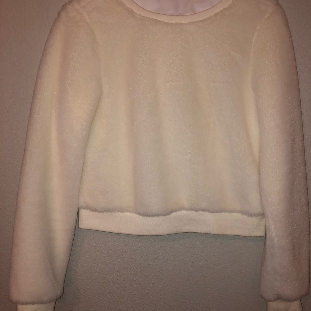 White fuzzy cropped top from Holister
